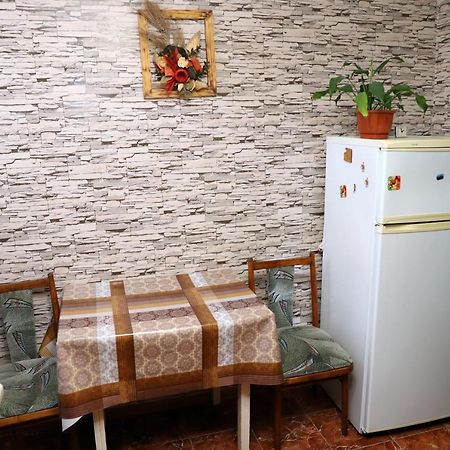 Apartment In Old Town On Zarvanska St カームヤネツィ・ポジーリシクィイ エクステリア 写真